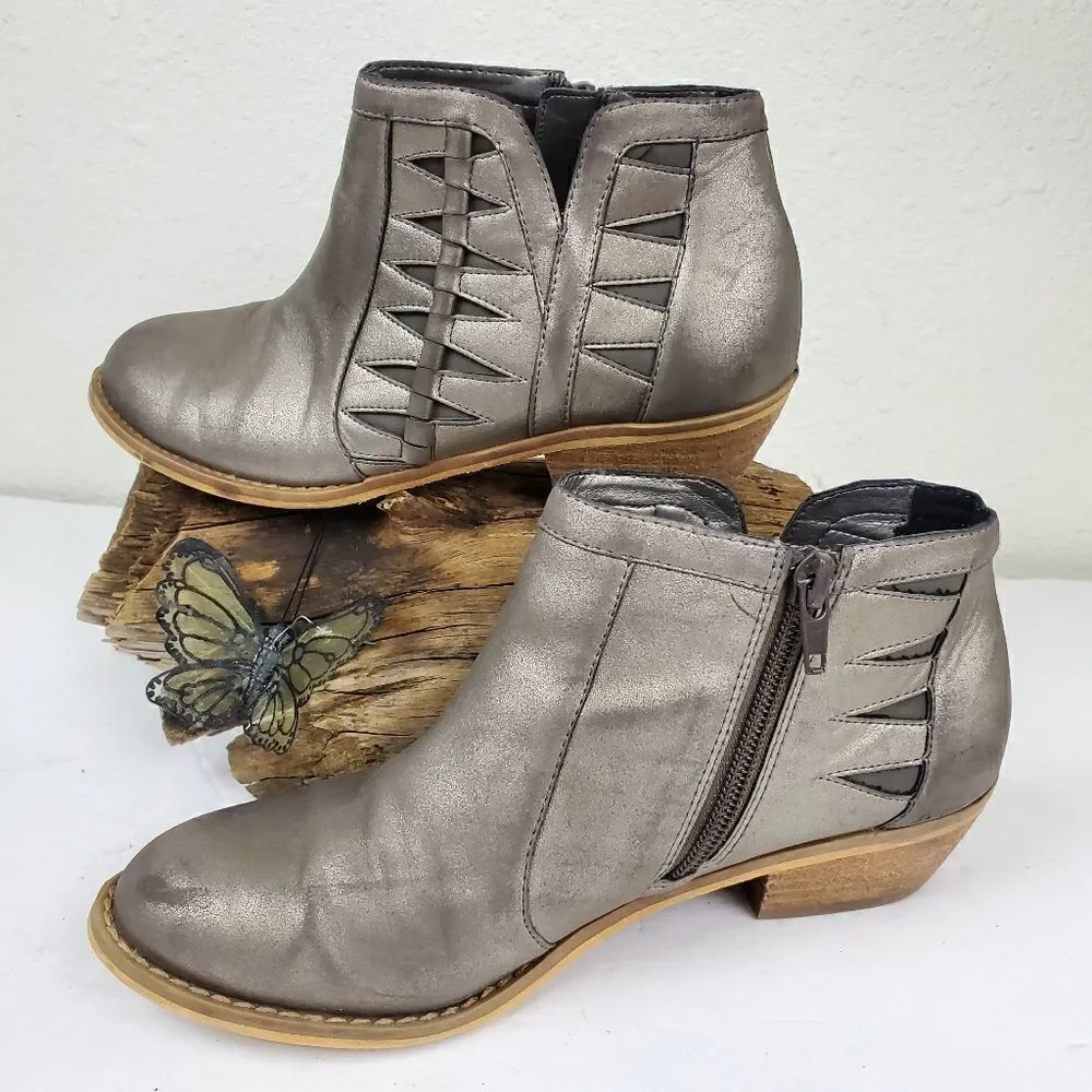 Tucker + tate metallic geometric zip up booties